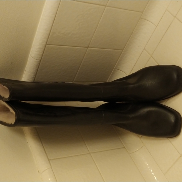 Vintage 1960s to early 1970s pair of boots - Picture 1 of 4